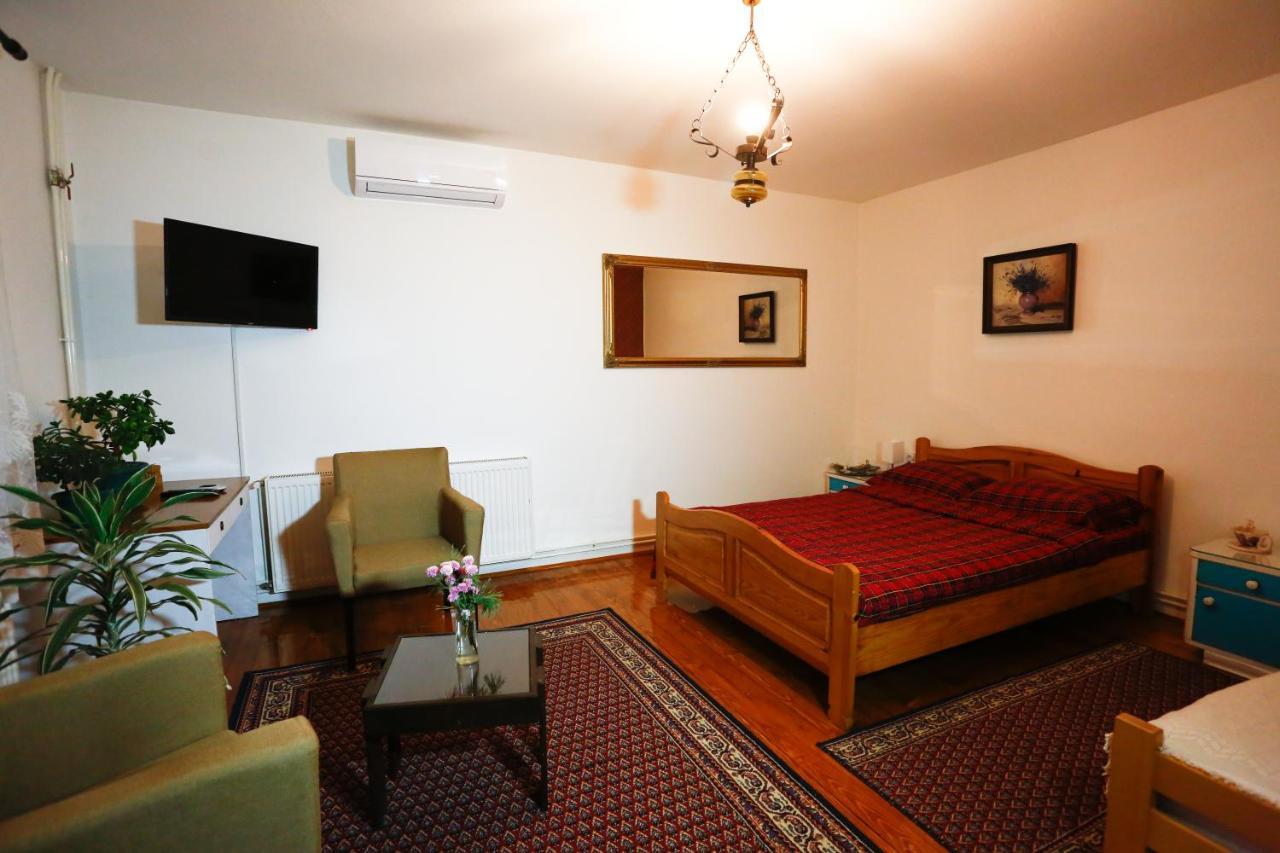 Apartman Carpe Diem ซาเยชาร์ ภายนอก รูปภาพ